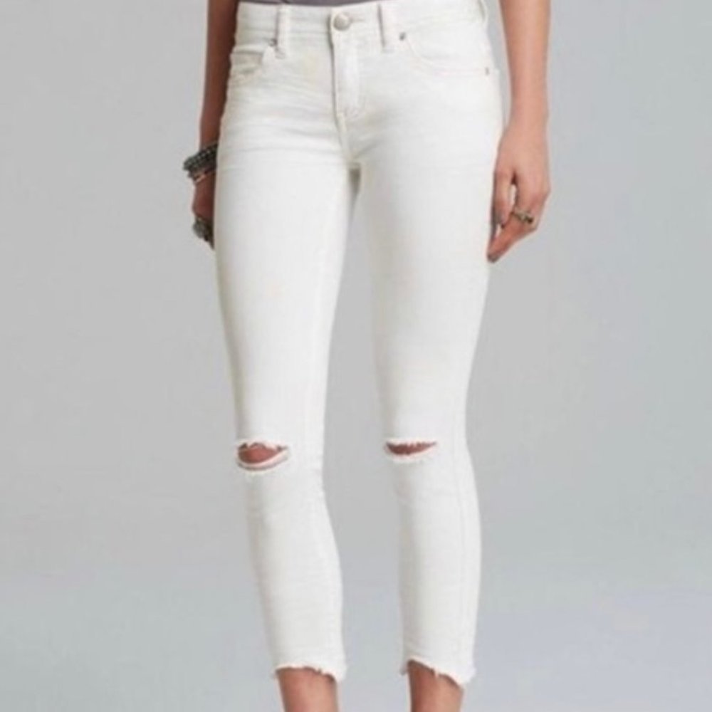 Free People Distressed Skinny Jeans in Off White/Cream Size 25